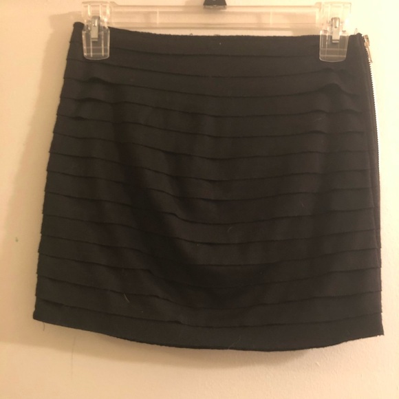 Wet Seal Dresses & Skirts - Black mini skirt with zipper